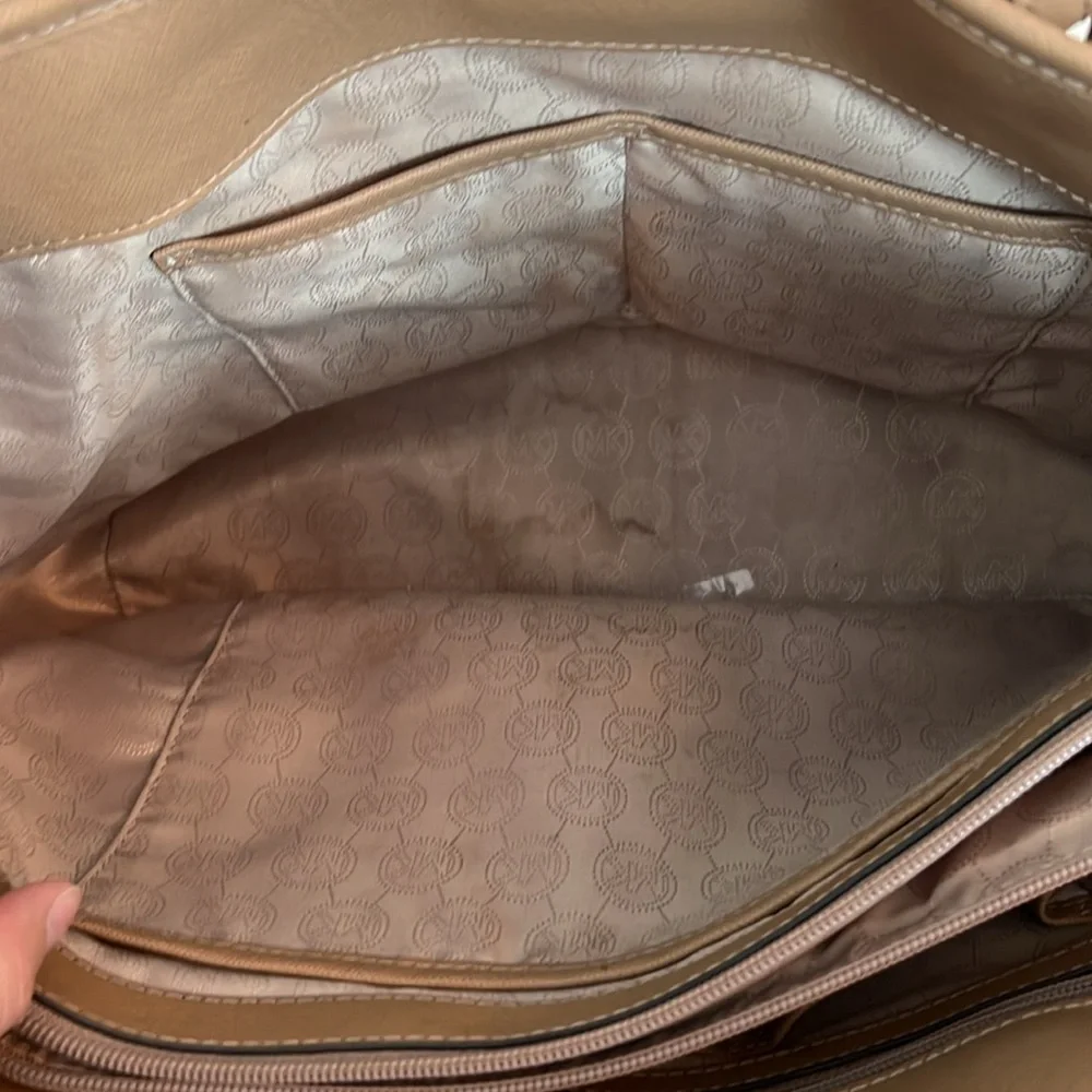 VGUC Michael Kors Large Tan Leather Tote - Picture 8 of 11